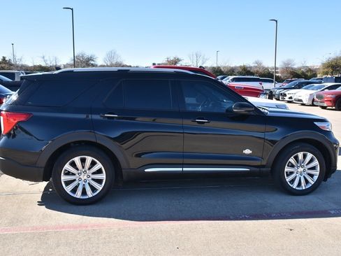 Used 2021 Ford Explorer King Ranch w/ Premium Technology Package image 5