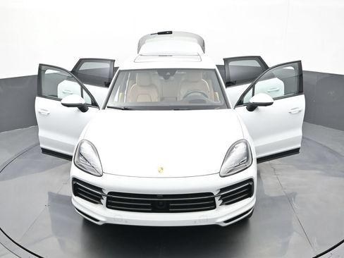 Certified 2023 Porsche Cayenne Platinum Edition AWD/4WD image 31
