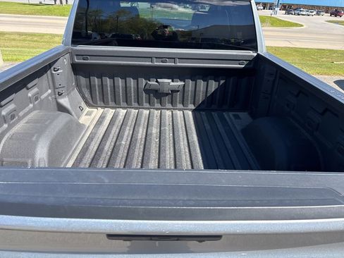 Used 2025 Chevrolet Silverado 1500 RST AWD/4WD image 15