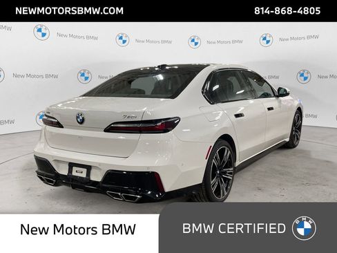 Used 2023 BMW 760i xDrive image 5