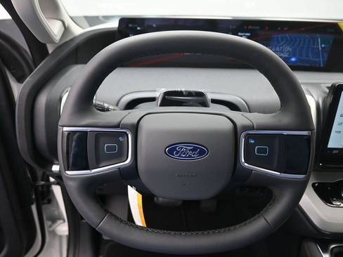 New 2025 Ford Expedition Active image 6