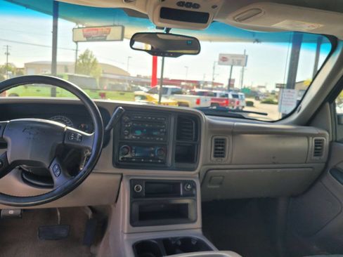 Used 2005 Chevrolet Silverado 2500 LT w/ Skid Plate Package AWD/4WD image 13