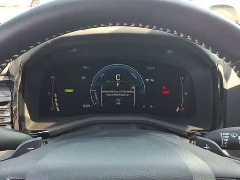 Used 2025 Toyota Camry SE FWD image 22