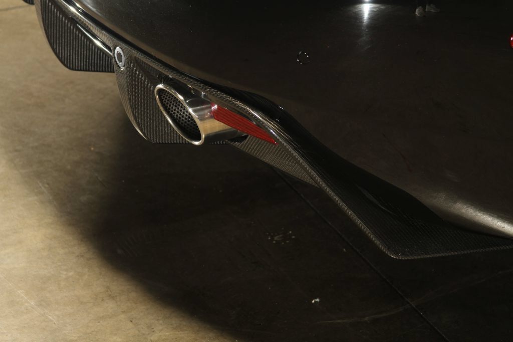 Used 2009 Aston Martin DBS Coupe RWD image 35