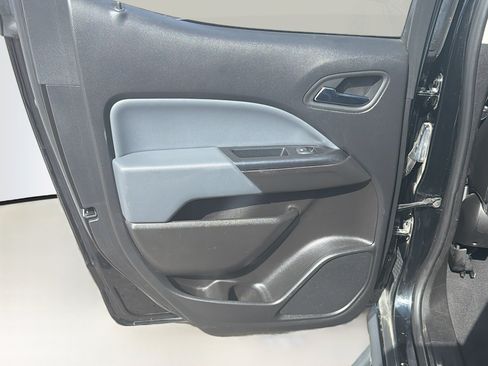 Used 2020 Chevrolet Colorado Z71 AWD/4WD image 25