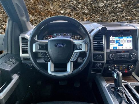 Used 2016 Ford F150 Lariat image 5