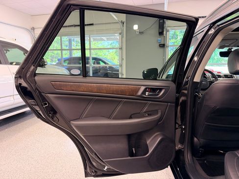 Used 2019 Subaru Outback 3.6R Limited w/ Popular Package #2 AWD/4WD image 21