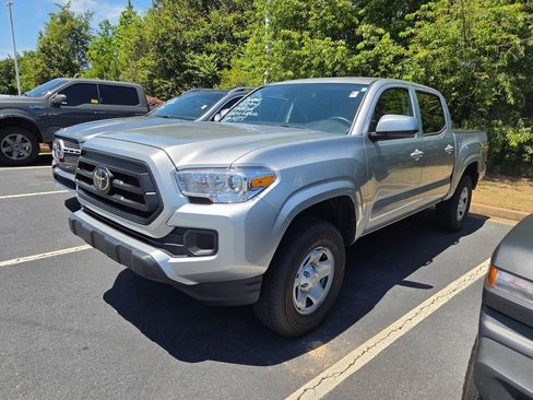 Used 2023 Toyota Tacoma SR AWD/4WD image 3