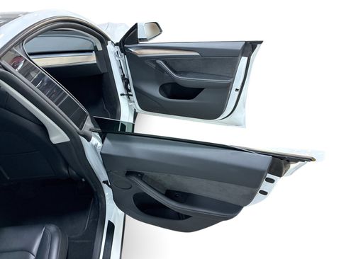Certified 2023 Tesla Model Y AWD image 12