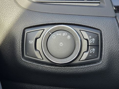 Used 2014 Ford Edge SE w/ Equipment Group 101A image 25