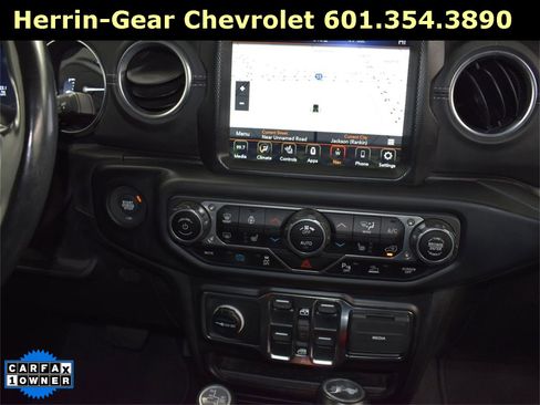 Used 2021 Jeep Wrangler Unlimited Sahara w/ Cold Weather Group image 31
