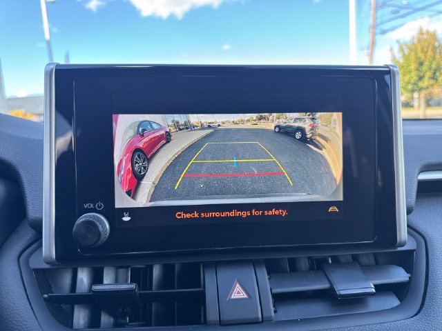 Used 2024 Toyota RAV4 LE AWD/4WD image 22