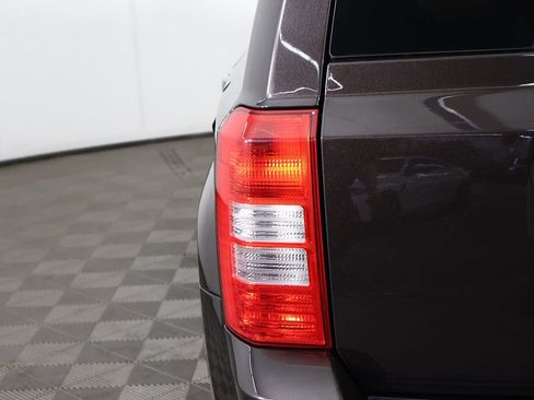 Used 2014 Jeep Patriot Latitude AWD/4WD image 12