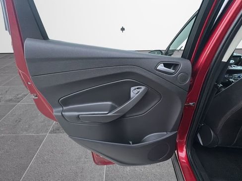 Used 2017 Ford Escape Titanium image 13