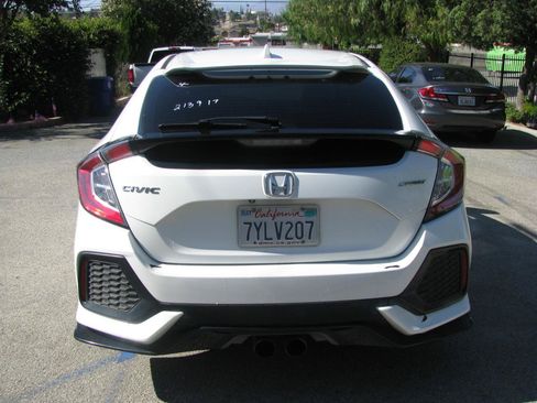 Used 2017 Honda Civic Sport image 5