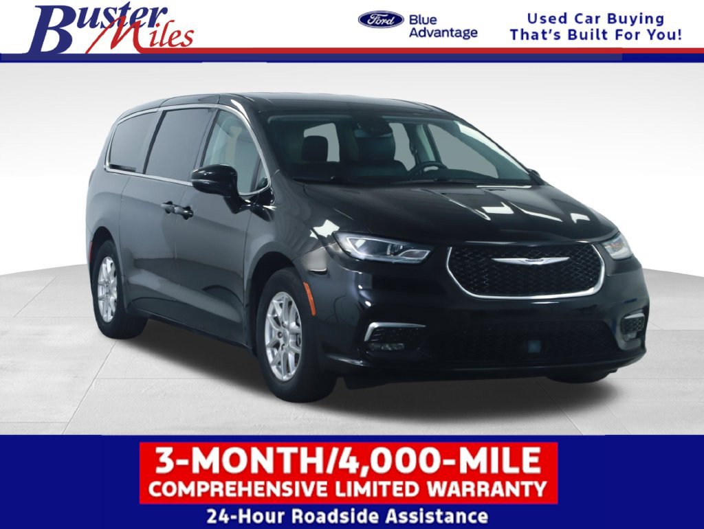 Used 2024 Chrysler Pacifica Touring-L FWD image 1