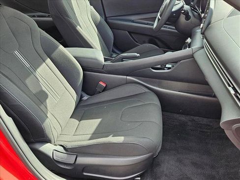 Used 2021 Hyundai Elantra SEL image 19