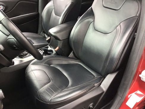 Used 2016 Jeep Cherokee Limited image 8