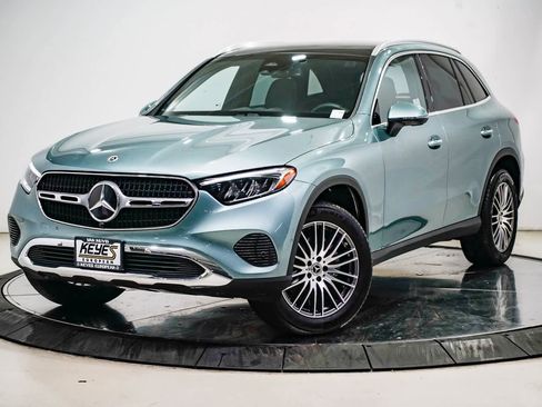 Used 2026 Mercedes-Benz GLC 300 image 1