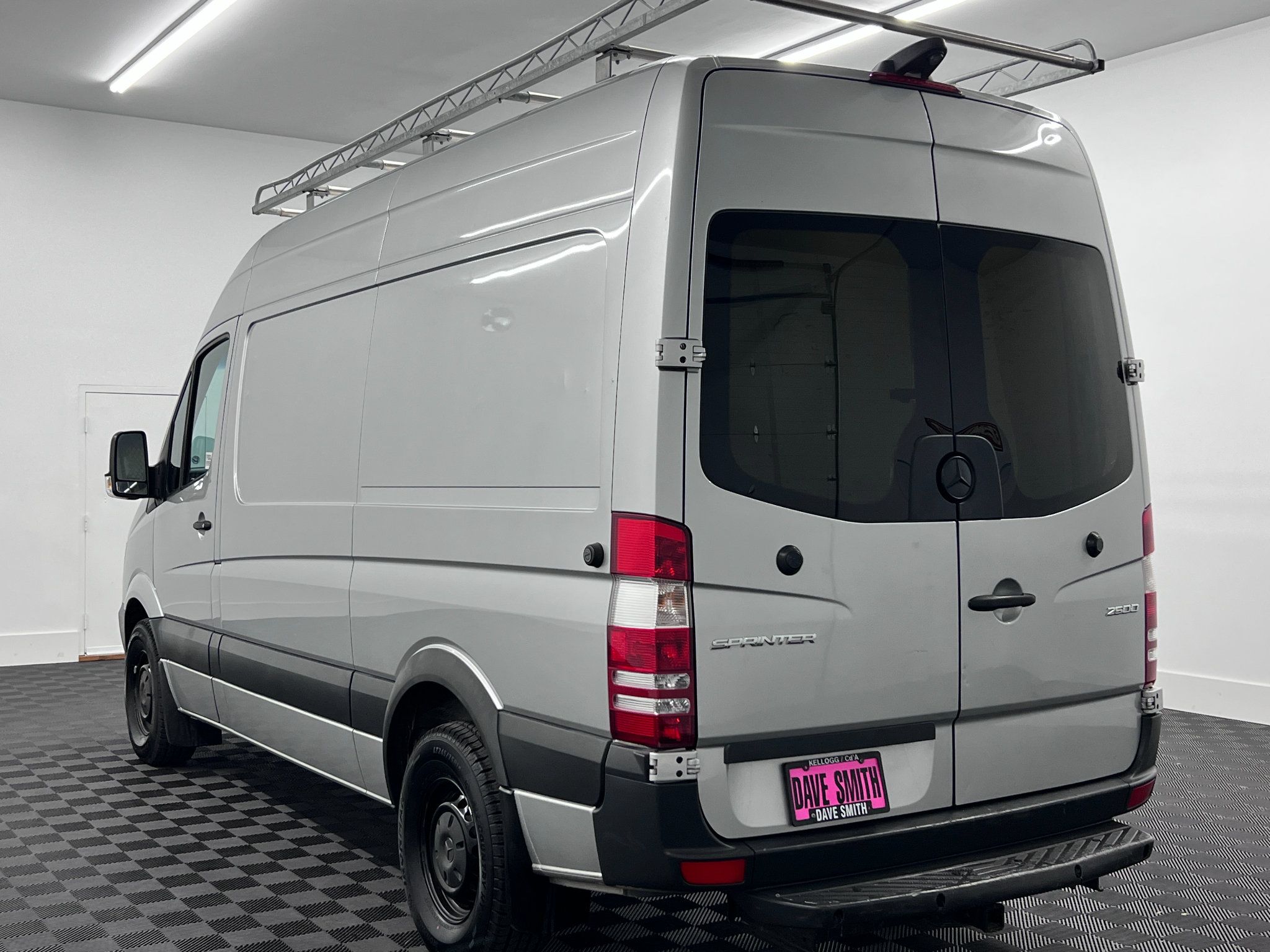 Used 2017 Mercedes-Benz Sprinter 2500 image 3