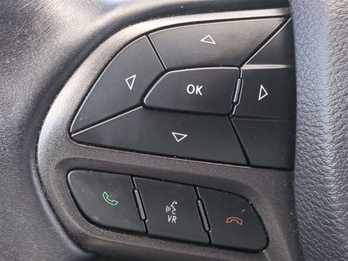 Used 2019 Jeep Cherokee Trailhawk w/ Cold Weather Group image 23