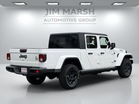Used 2023 Jeep Gladiator Sport AWD/4WD image 6