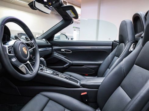 Used 2025 Porsche 718 Boxster S image 18