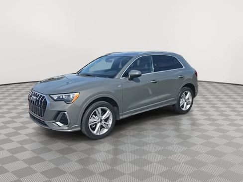 Used 2022 Audi Q3 2.0T Premium w/ Convenience Package image 4