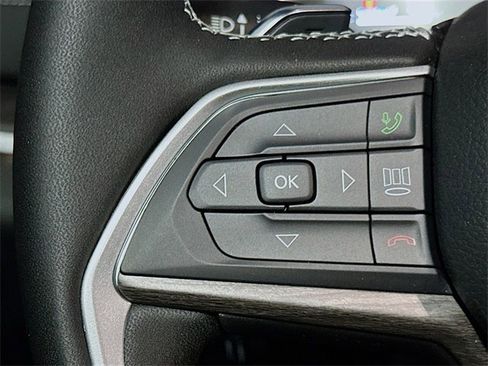 New 2025 Jeep Grand Cherokee Limited w/ Luxury Tech Group II image 28