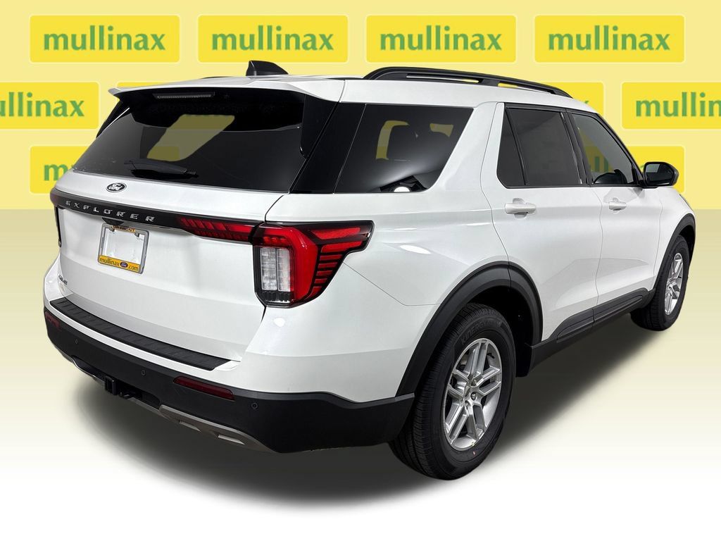 New 2027 Ford Explorer Active w/ Active Comfort Package RWD image 4