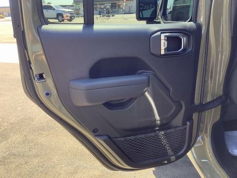 New 2025 Jeep Gladiator Sport image 24