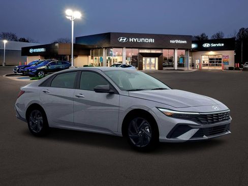 New 2026 Hyundai Elantra Sport image 10