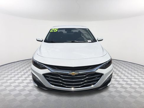 Used 2025 Chevrolet Malibu LT FWD image 2
