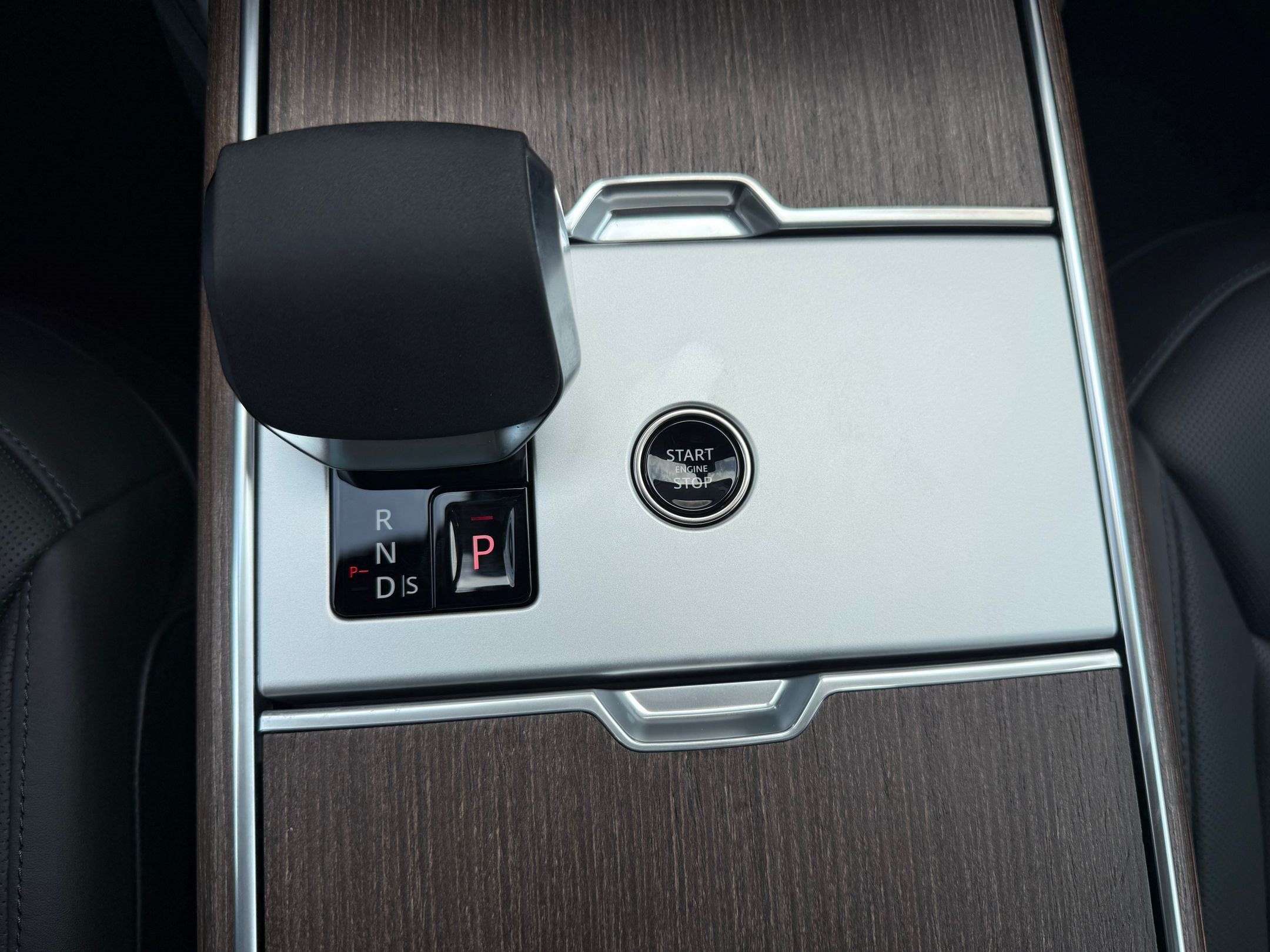 New 2026 Land Rover Range Rover SE AWD/4WD image 18