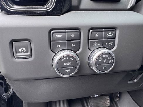Used 2025 GMC Sierra 3500 AT4 w/ AT4 Premium Plus Package AWD/4WD image 13