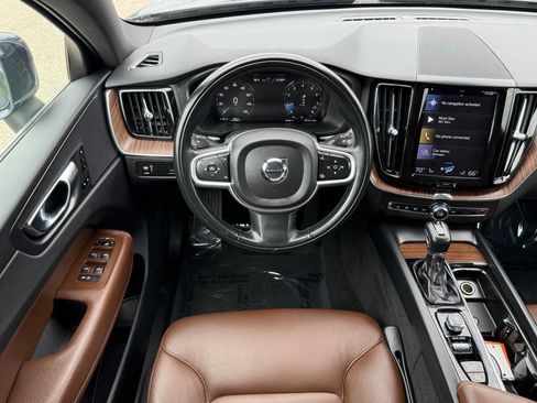 Used 2021 Volvo XC60 T5 Momentum w/ Climate Package AWD/4WD image 32