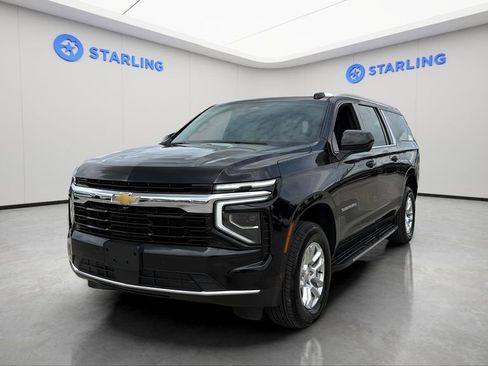 Certified 2025 Chevrolet Suburban LS RWD image 2