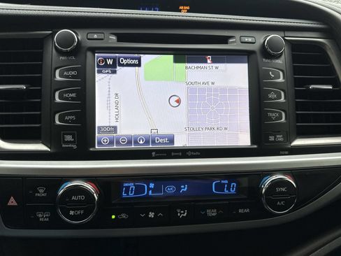 Used 2017 Toyota Highlander Limited AWD/4WD image 14