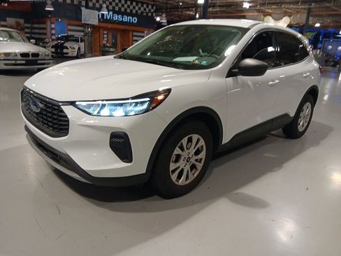 Used 2023 Ford Escape Active AWD/4WD image 8