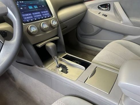 Used 2011 Toyota Camry LE FWD image 28