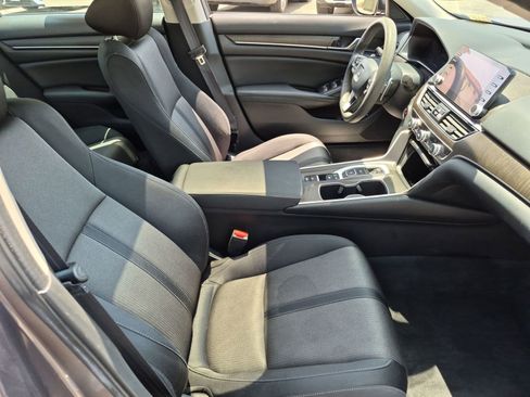 Used 2021 Honda Accord EX image 31