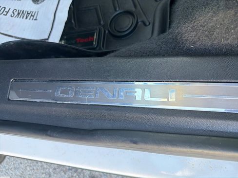 Used 2019 GMC Terrain Denali w/ Advanced Safety Package image 25