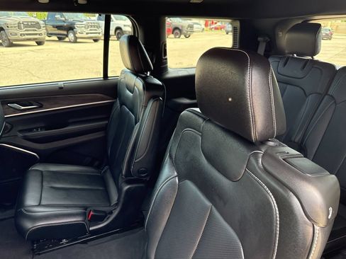 Used 2024 Jeep Grand Cherokee L Limited w/ Luxury Tech Group II AWD/4WD image 41