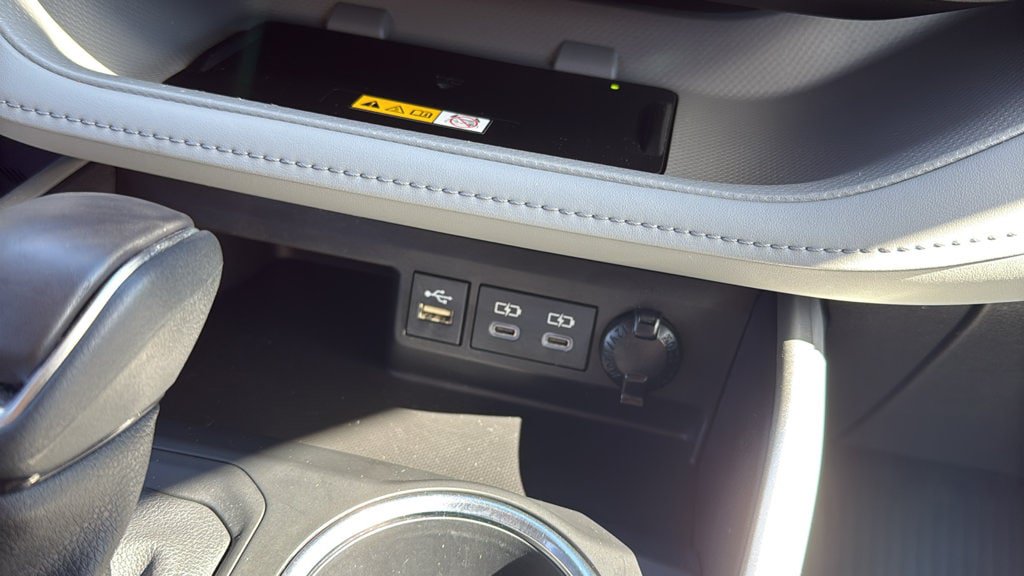 Used 2023 Toyota Highlander XLE AWD/4WD image 21