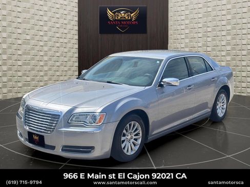 Used 2014 Chrysler 300 RWD image 1