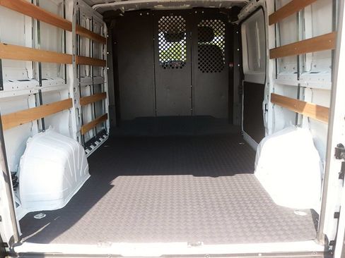 Used 2025 RAM ProMaster 2500 w/ U-Haul Equipment Group FWD image 10