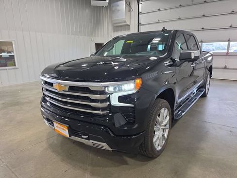 Used 2023 Chevrolet Silverado 1500 High Country w/ High Country Premium Package AWD/4WD image 4