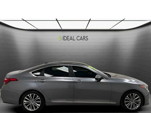 Used 2015 Hyundai Genesis 3.8 RWD image 4