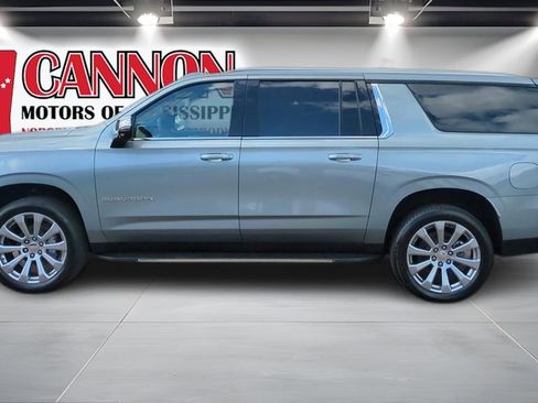 New 2026 Chevrolet Suburban Premier RWD image 8