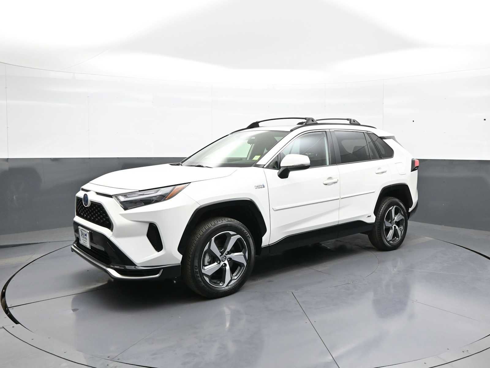 Used 2023 Toyota RAV4 SE w/ Weather & Moonroof Package AWD/4WD image 10